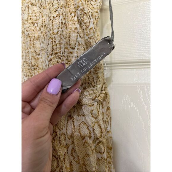 Tart Top Womens Size Medium Beige Snake Print Flowy Smocked Peplum Top NWT - Picture 3 of 11